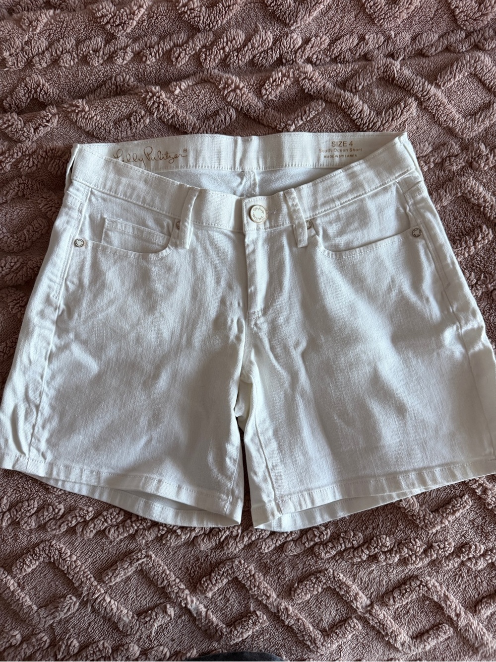 Lilly Pulitzer Size 4 South Ocean White Shorts 7” Inseam